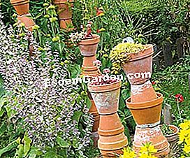 Alihkan periuk di taman - (taman) Pots dialihkan ke dalam ruang di taman © EsdemGarden