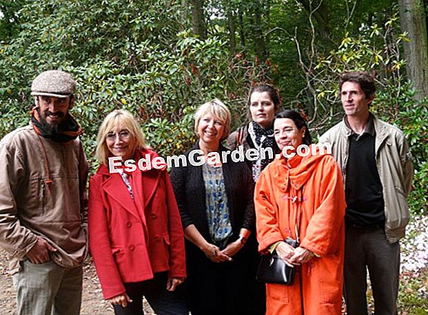 Pasar gourmet di Saint-Jean de Beauregard - (pasar) Xavier Mathias, Marie-Anne Chazel, Martine Gérardin, Elisabeth Pegeon, Piras dan Geoffroy Barassin - ahli juri