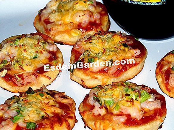 Resep untuk pizza mini dengan tomat ceri