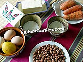 Fluffy nocciola - carota - (carota) Ingredienti della torta morbida con nocciole e carota