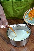 Orange mousse - (mousse) Appelsinskal i mælken