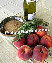 Ferskner med rosmarin sirup - (minutter) Ferskner med rosmarin sirup: rosmarin