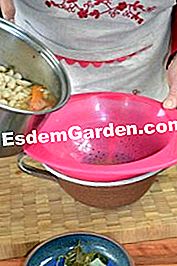 Tartin dengan krim biji kering - (krim) Tiriskan kacang selepas masak